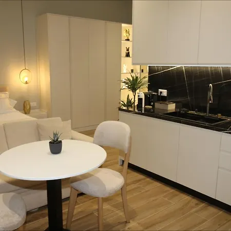 The Leads Apartment 3*